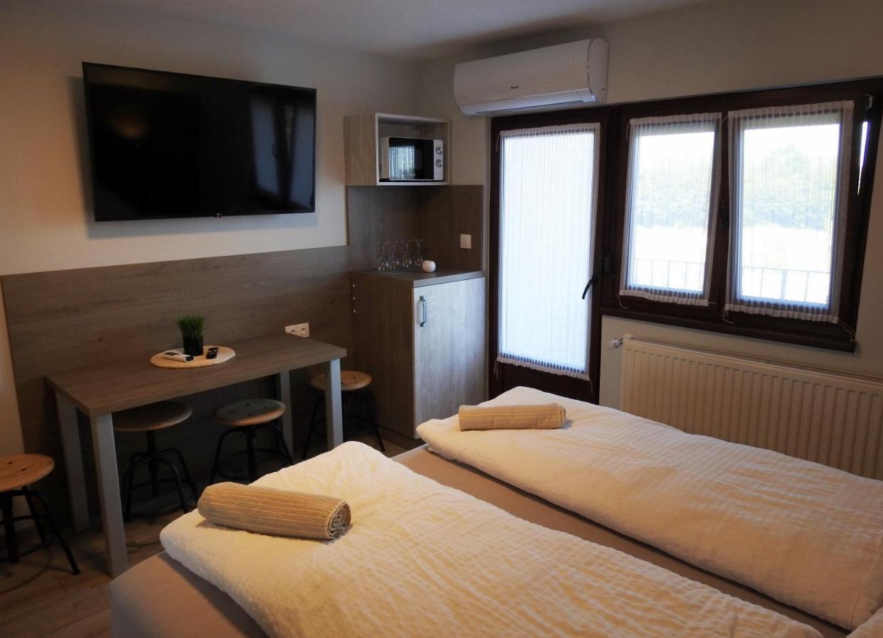 Kukorica Csarda Apartman 2 Balatonujlak Eksteriør bilde